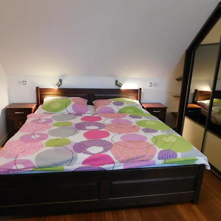アパート Apartmanovy *